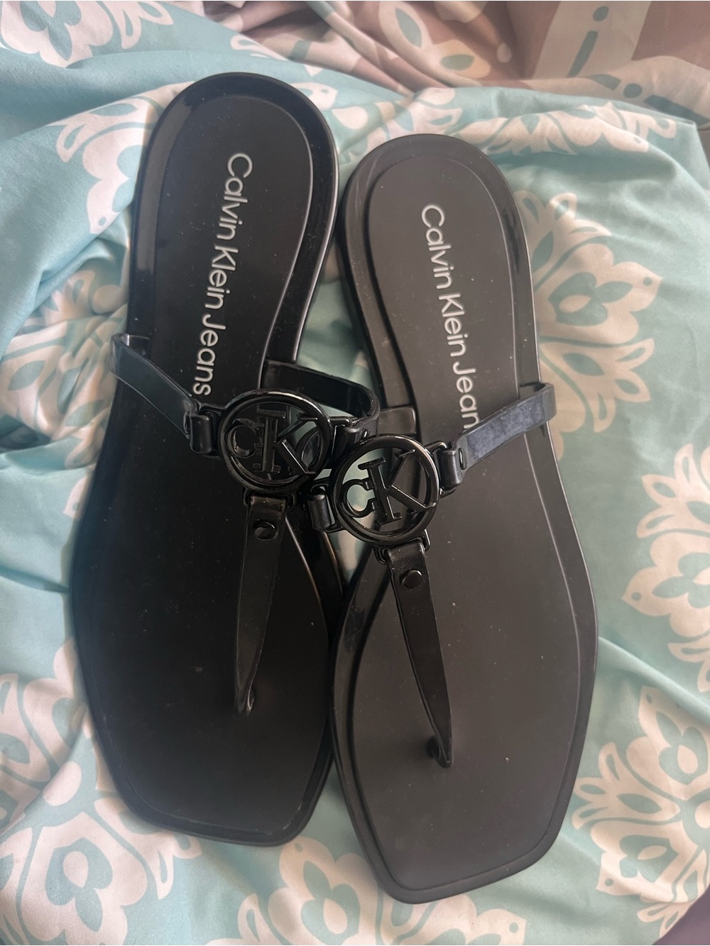 Calvin Klein Jeans Black Logo Thong Sandals with Circular CK Emblem